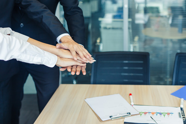 績效與發(fā)展：以績效為基礎，規(guī)劃員工職業(yè)發(fā)展