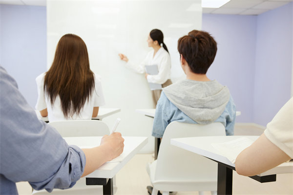 精益生產(chǎn)是制造業(yè)的思想，適合用于其他行業(yè)么？