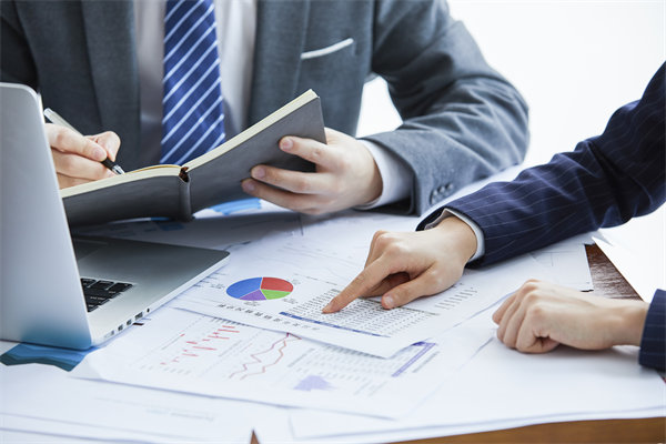 在績效溝通時，如何給員工提出改進(jìn)意見促進(jìn)績效增長？