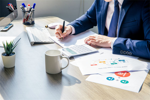 如何科學設定年度經營目標以引領企業穩健增長？