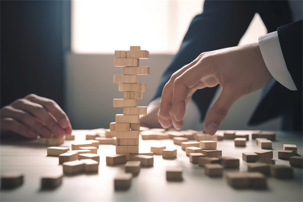 風(fēng)險評估與應(yīng)對機制在年度經(jīng)營計劃中的制定與實施？