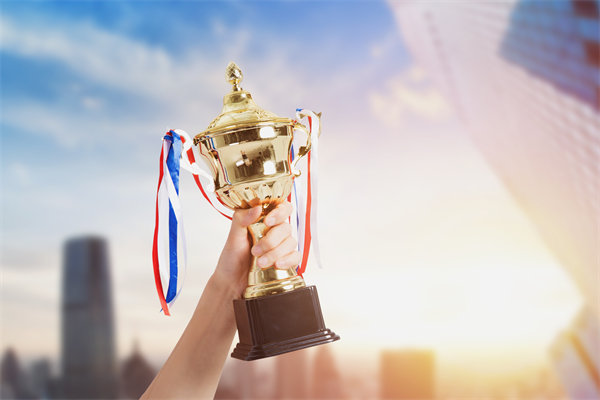 面對經(jīng)濟波動，企業(yè)應(yīng)該如何靈活調(diào)整薪酬策略？