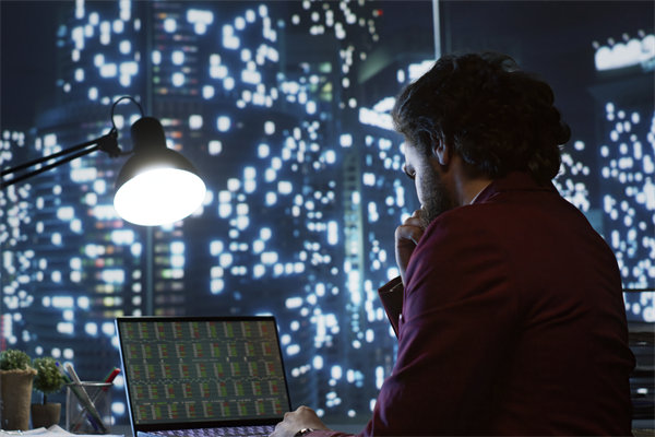 市場趨勢是如何引導企業年度產品與市場布局的？