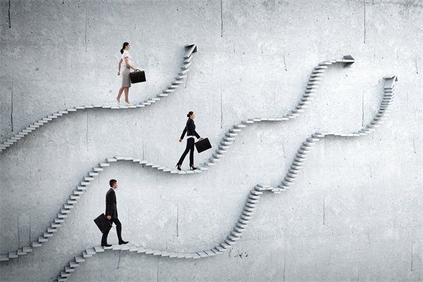 如何平衡員工個人績效與企業整體目標，實現雙贏？