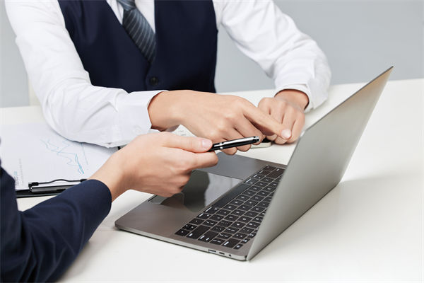 如何通過(guò)績(jī)效咨詢提升企業(yè)的整體運(yùn)營(yíng)效率？