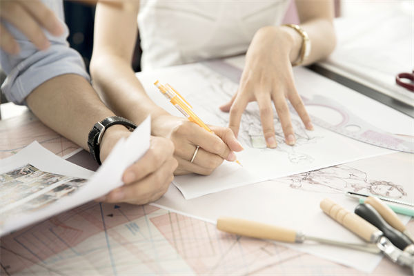 個性化定制需求，制造業如何快速響應并優化生產流程？