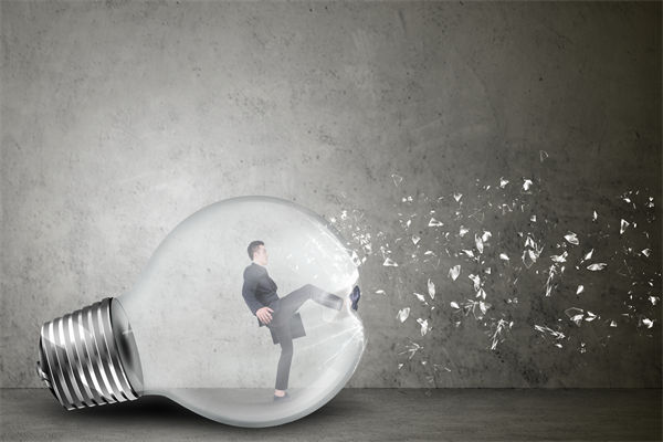 營銷團隊如何培養創新思維，應對市場變化？