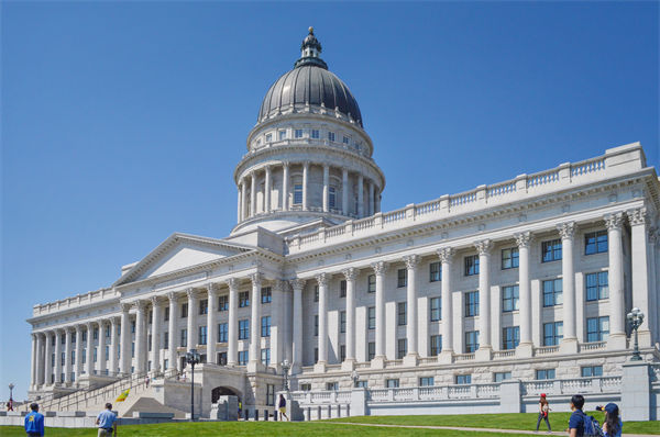 特朗普：不會暫停關(guān)稅政策，對民企供應(yīng)鏈的影響有？