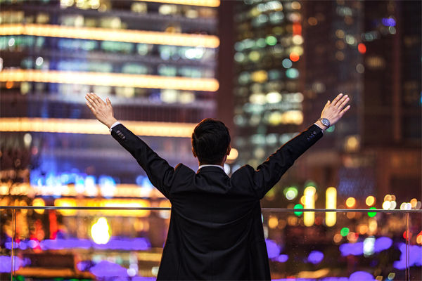 行業薪酬競爭激烈，企業怎樣優化薪酬吸引頂尖人才？