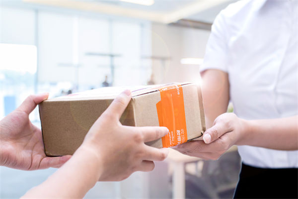 快遞員入職京東13年工資共100多萬，對其他企業有何啟示？