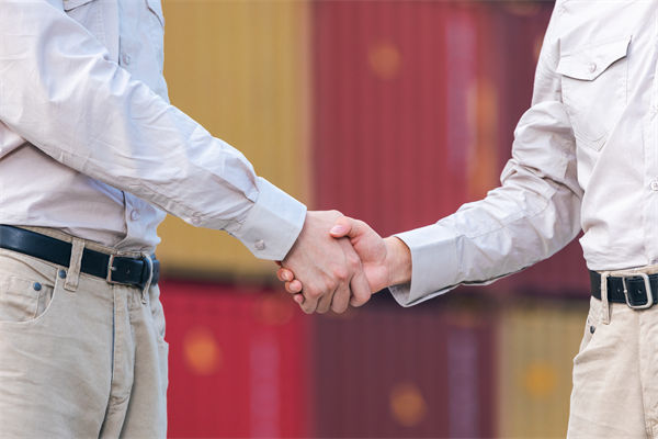 美線貨運訂艙就像“搶票”，制造業有什么看法？