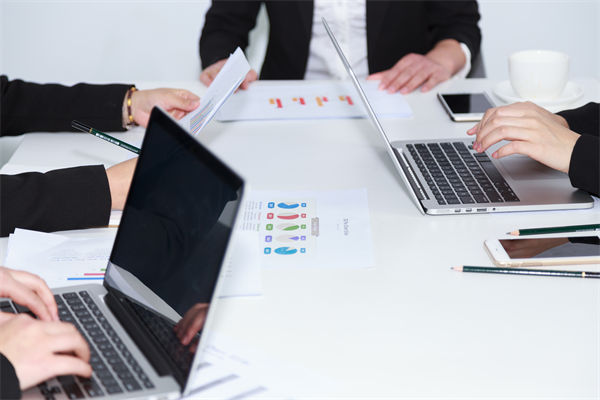 只看績效數據的企業，如何留住真正的實干者？