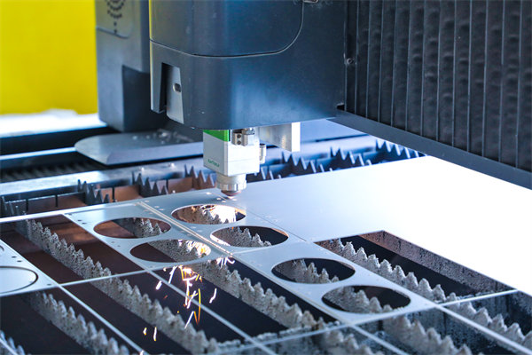 制造業管理咨詢公司，如何幫助企業應對市場波動？